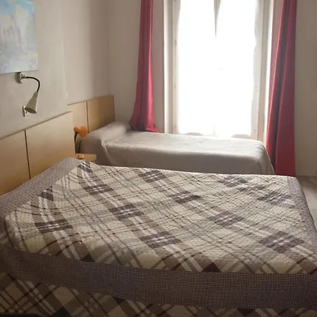 Отель Grand Du Eugene - Париж